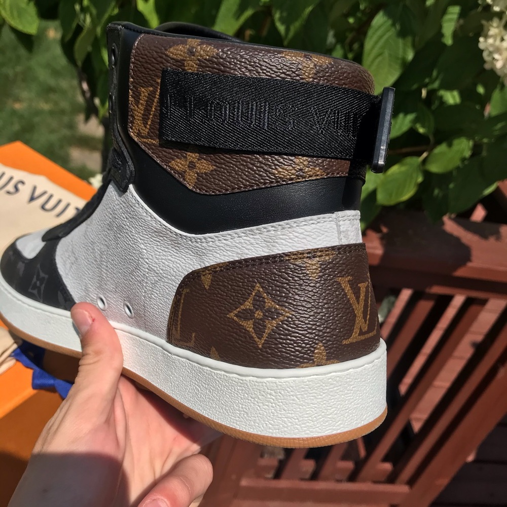 Louis Vuitton Monogram Hightop Sneakers - Picture 5 of 9